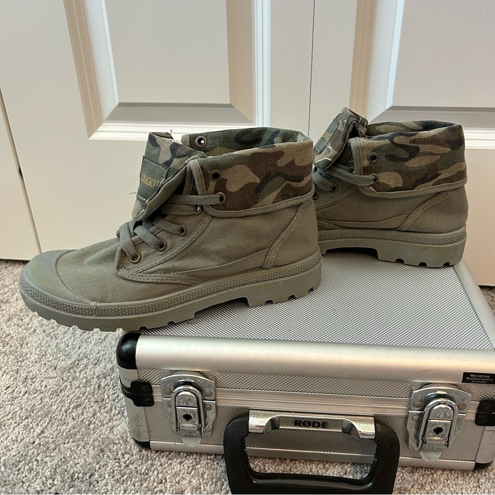 Bongo Vintage Camo Fold-Over Lace-Up Boots - Women’s 8 - Picture 3 of 6